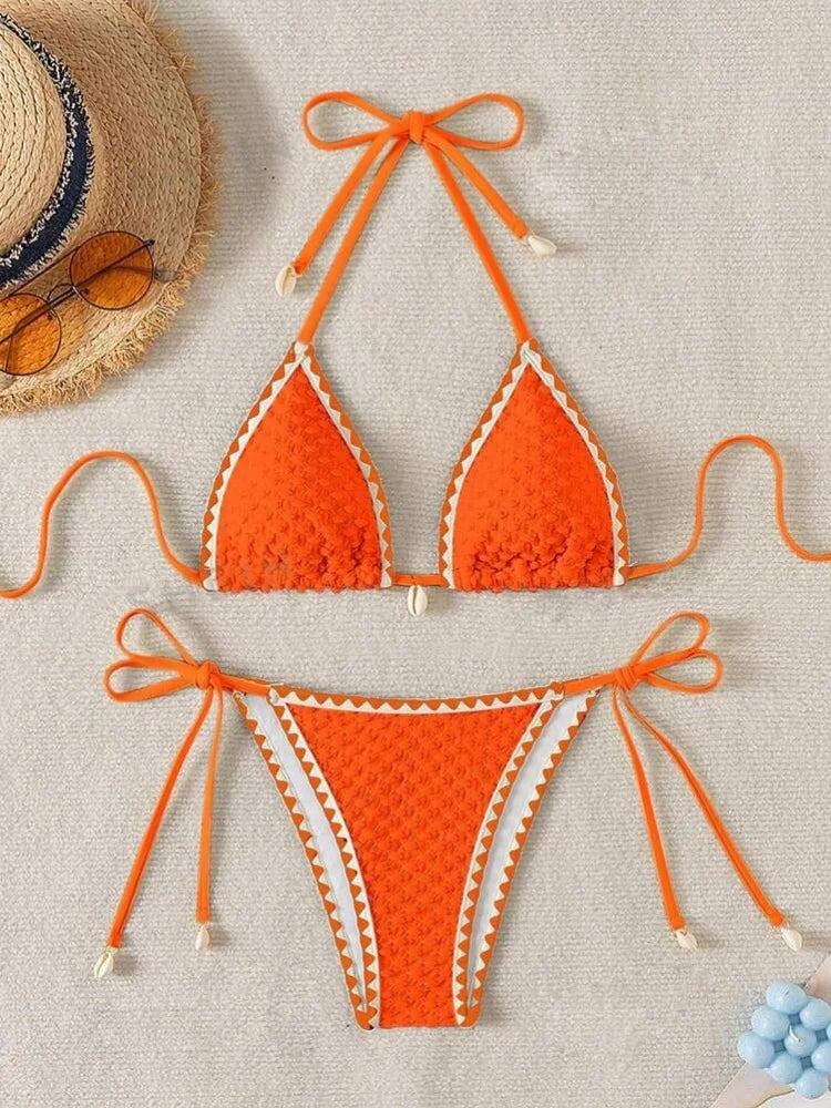 Ensembles de bikinis blancs contrastés sexy pour femmes, ornés de coquillages, maillot de bain string push-up à nouer sur les côtés.