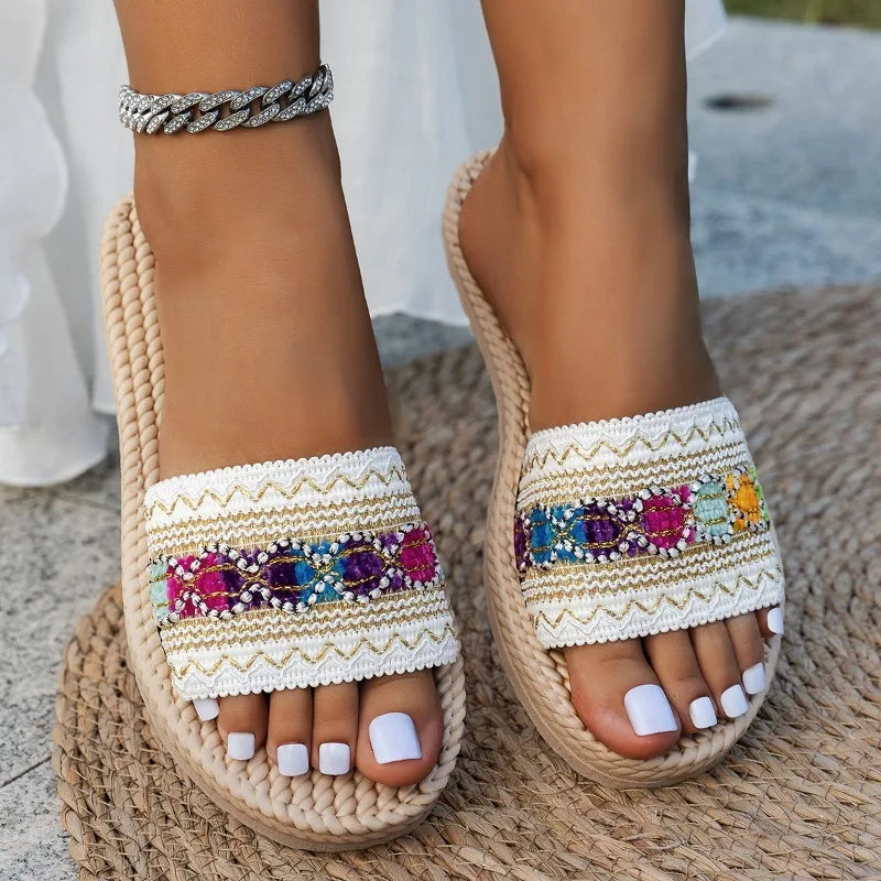 Chaussures, grandes tailles, bohèmes ethniques pour femmes.
