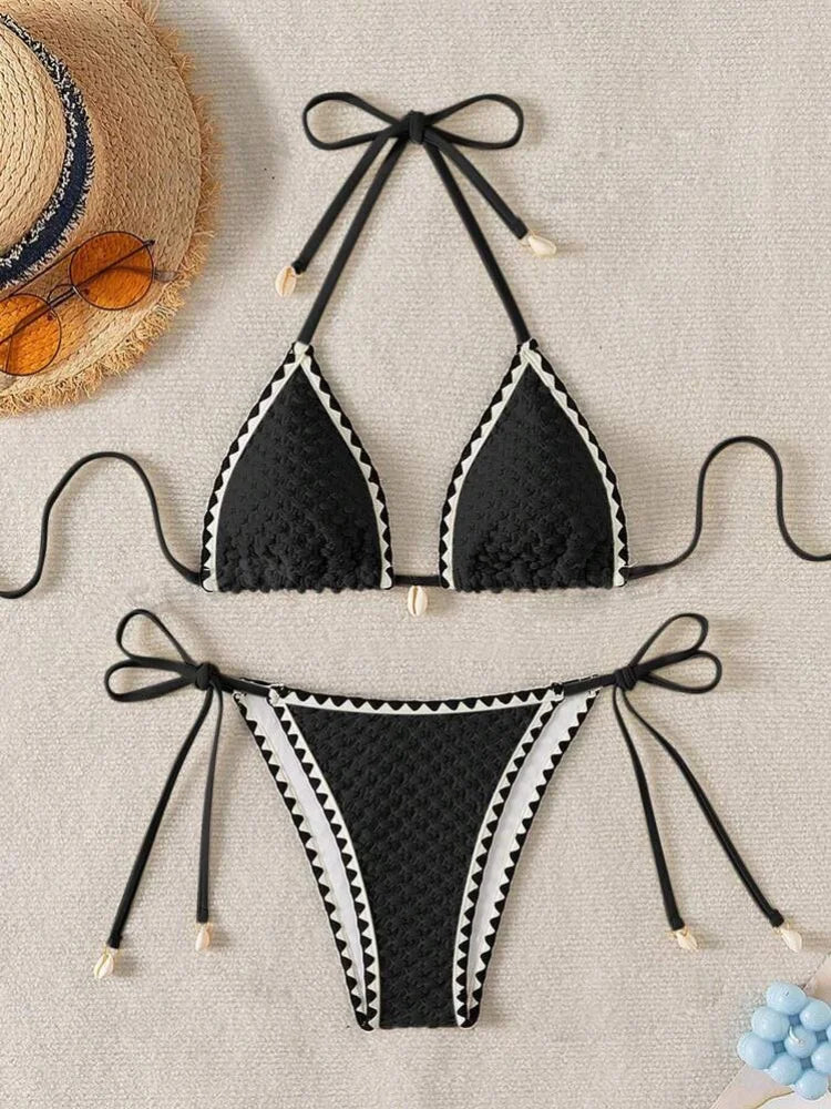Ensembles de bikinis blancs contrastés sexy pour femmes, ornés de coquillages, maillot de bain string push-up à nouer sur les côtés.