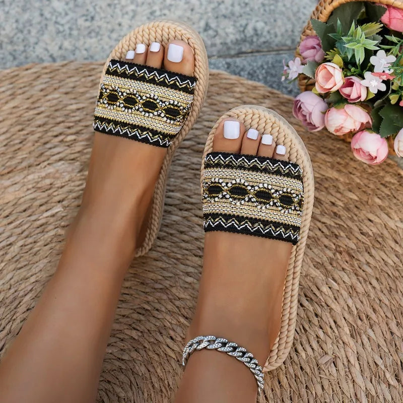 Chaussures, grandes tailles, bohèmes ethniques pour femmes.